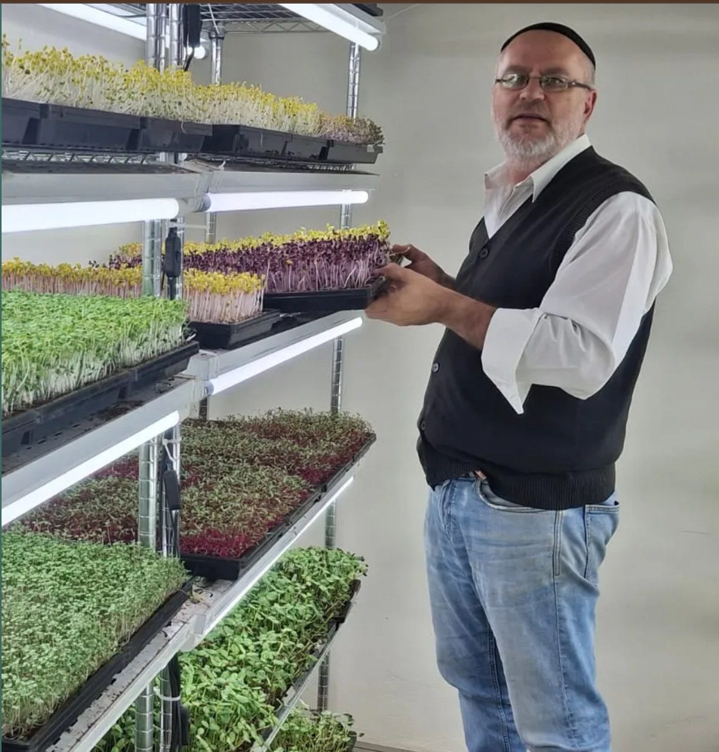 Dr Larry Paslovsky in the Sprout About vertical farm
